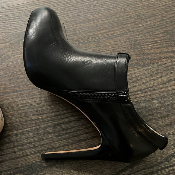 Coach women’s leather booties-Authentic-EUC - Picture 7 of 15